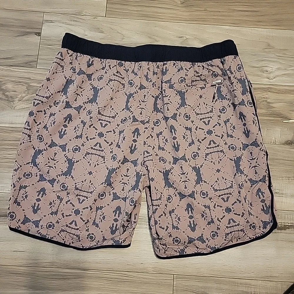 7 Diamonds Core Active Shorts‎ Mens XXL Black Purple Geometric AOP NEW